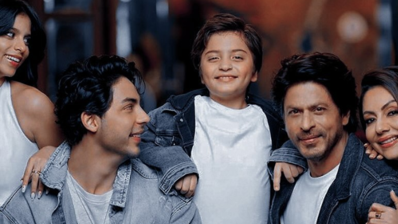 Here are 5 Things You Can Learn from Shah Rukh Khan’s Parenting Style 