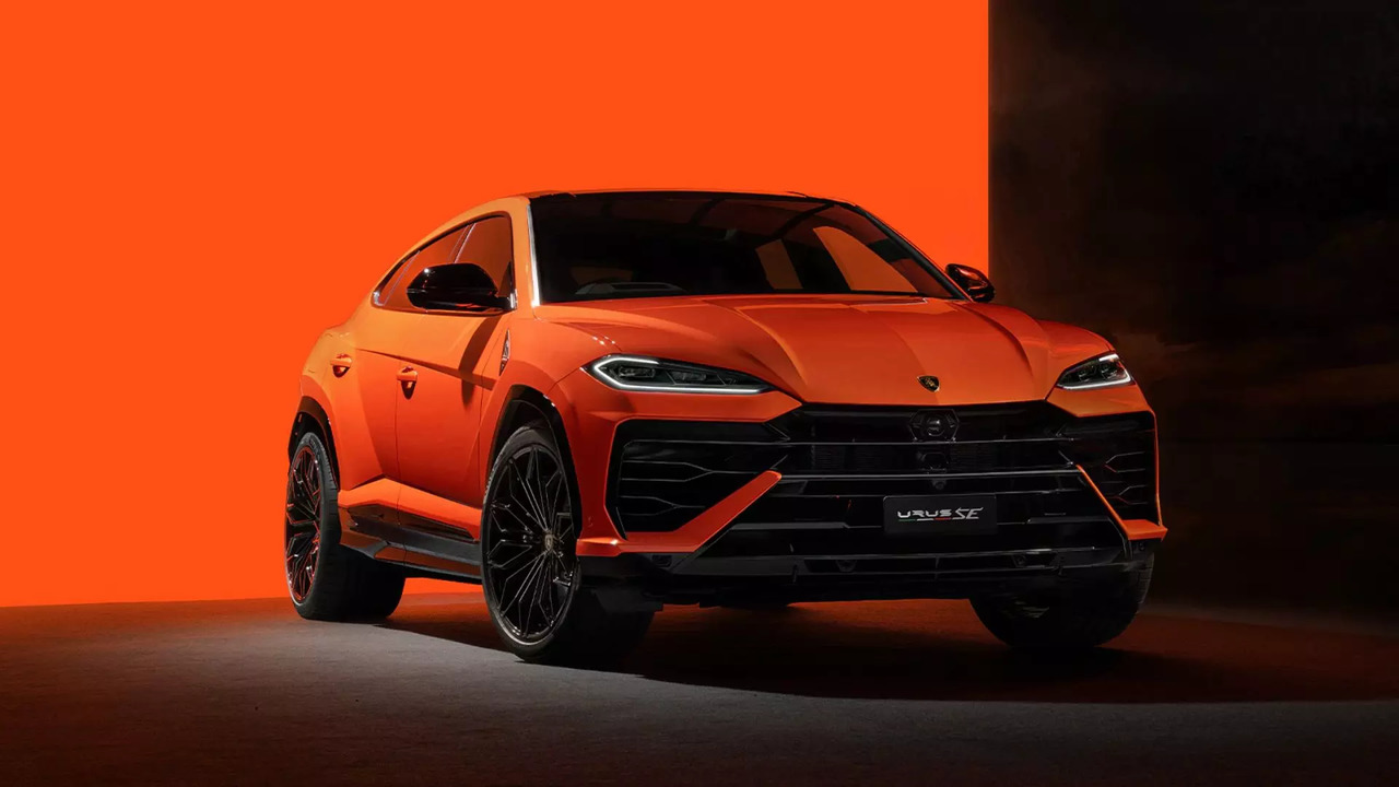 Lamborghini Urus SE Times Drive