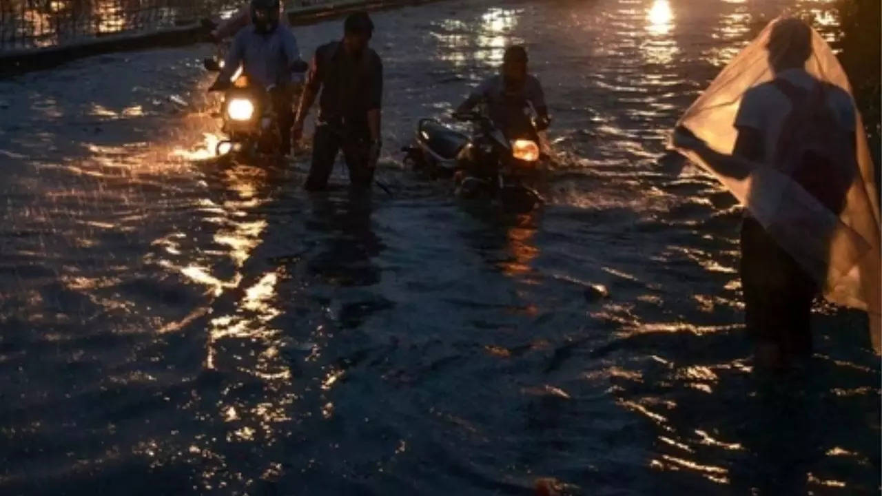 waterlogging night delhi, ani