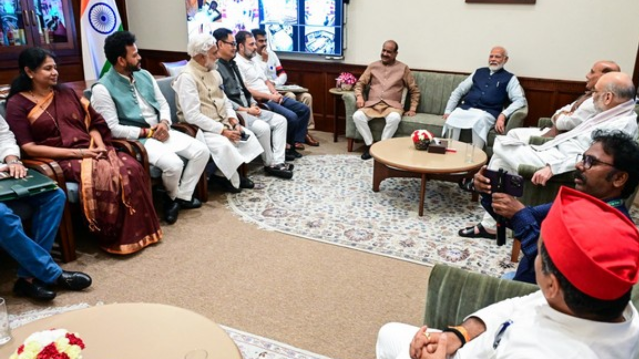 Lok Sabha MPs tea meeting