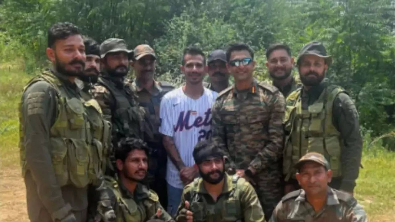 Yuzvendra Chahal Meets ‘Special Forces’ Of Indian Army