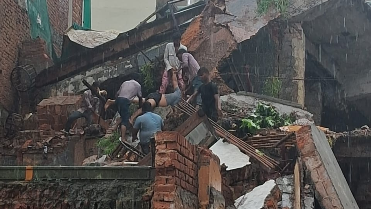 Delhi building collapse