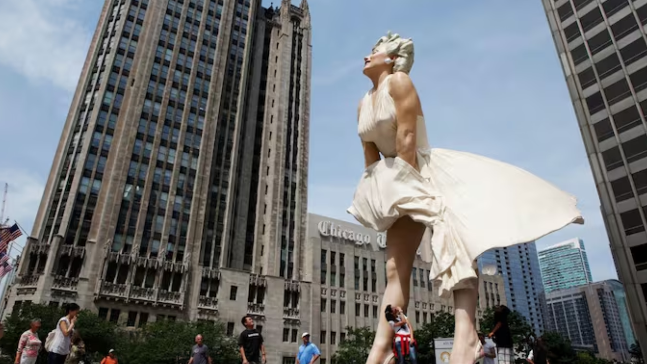 26-foot-tall statue of Marilyn Monroe