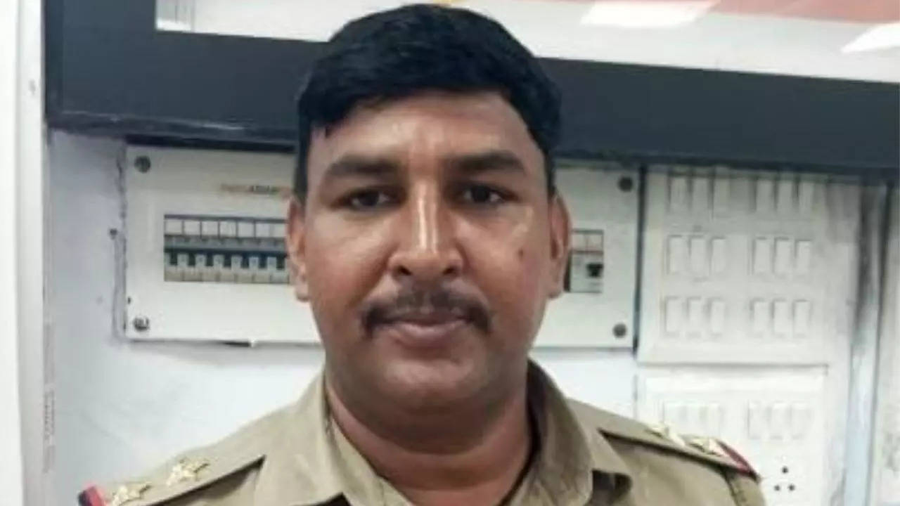 Suspended UP cop who sought 5kg potatoes as bribe