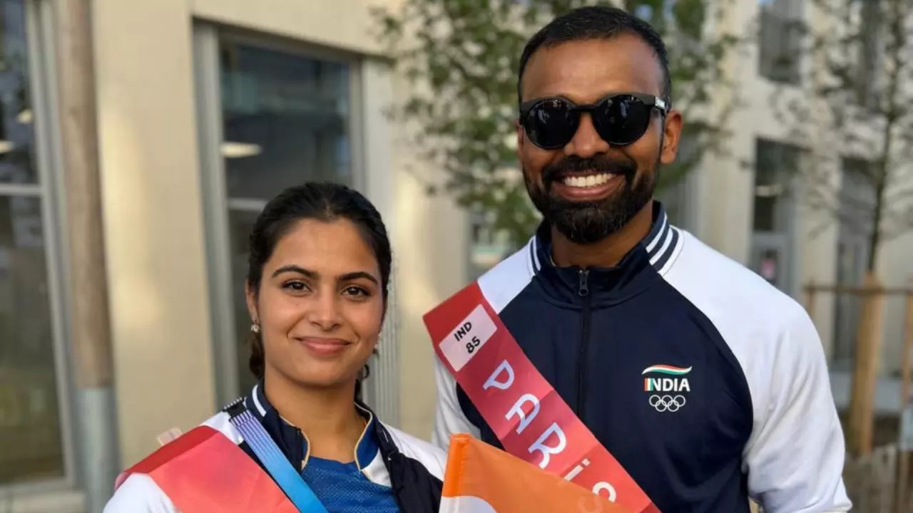 Manu Bhaker Hails PR Sreejesh as Nations Sporting Hero Indian Flagbearers Ready for Paris Closing Ceremony