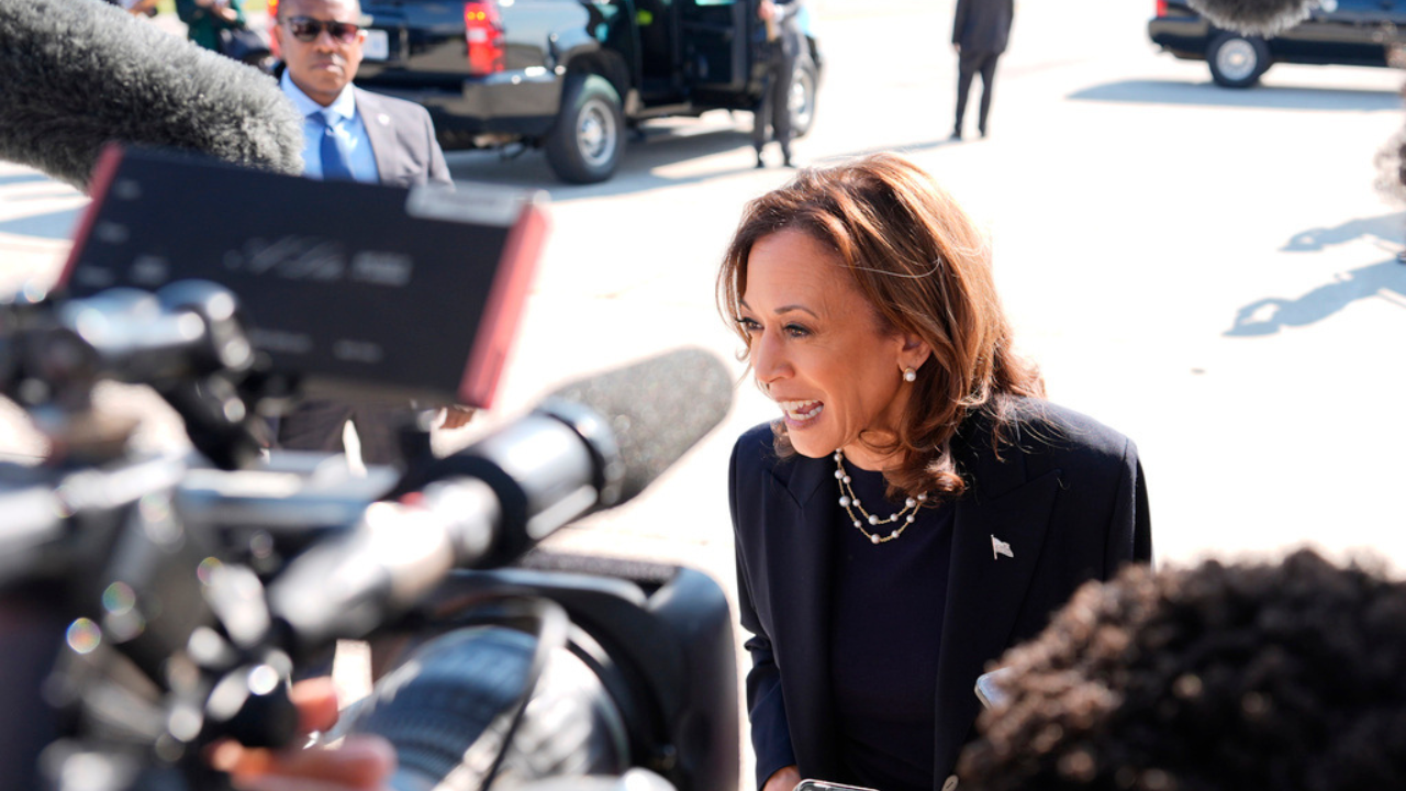 Donald Trump Accuses Kamala Harris Of Using AI For'Fake Crowds'