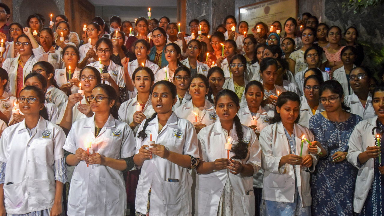 Breaking News Highlights Kolkata Doctors Rape-Murder Triggers Nationwide Protests At Govt Hospitals Surgeries Impacted