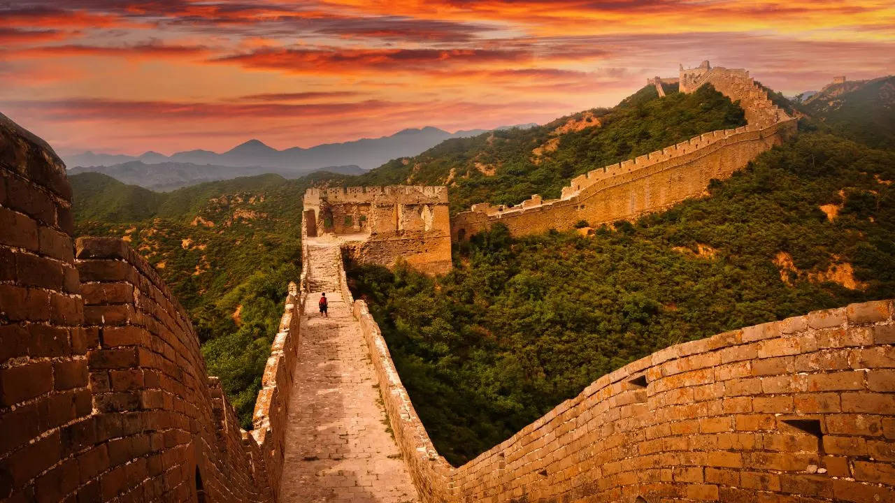 Is the Great Wall of China visible from space? Credit: Canva