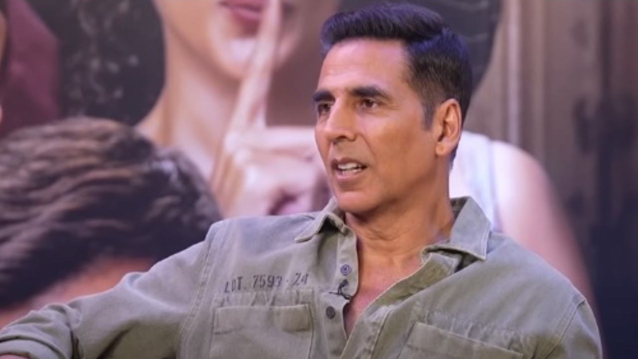 Akshay Kumar REVEALS Dedicating Inappropriate Song To Mystery Lady