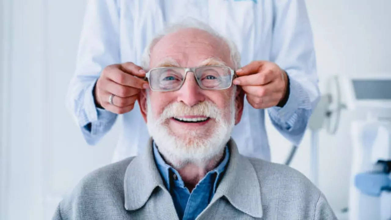 Wearing glasses can help prevent dementia