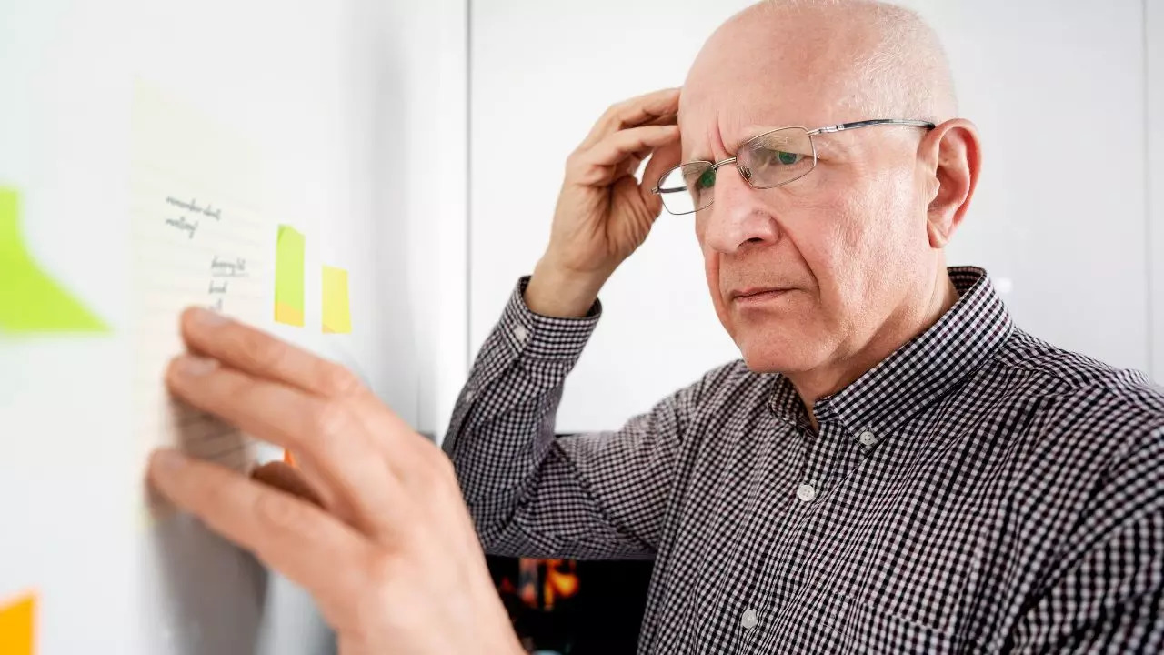 ​Lack Of Purpose, Personal Growth Can Be An Early Sign Of Dementia