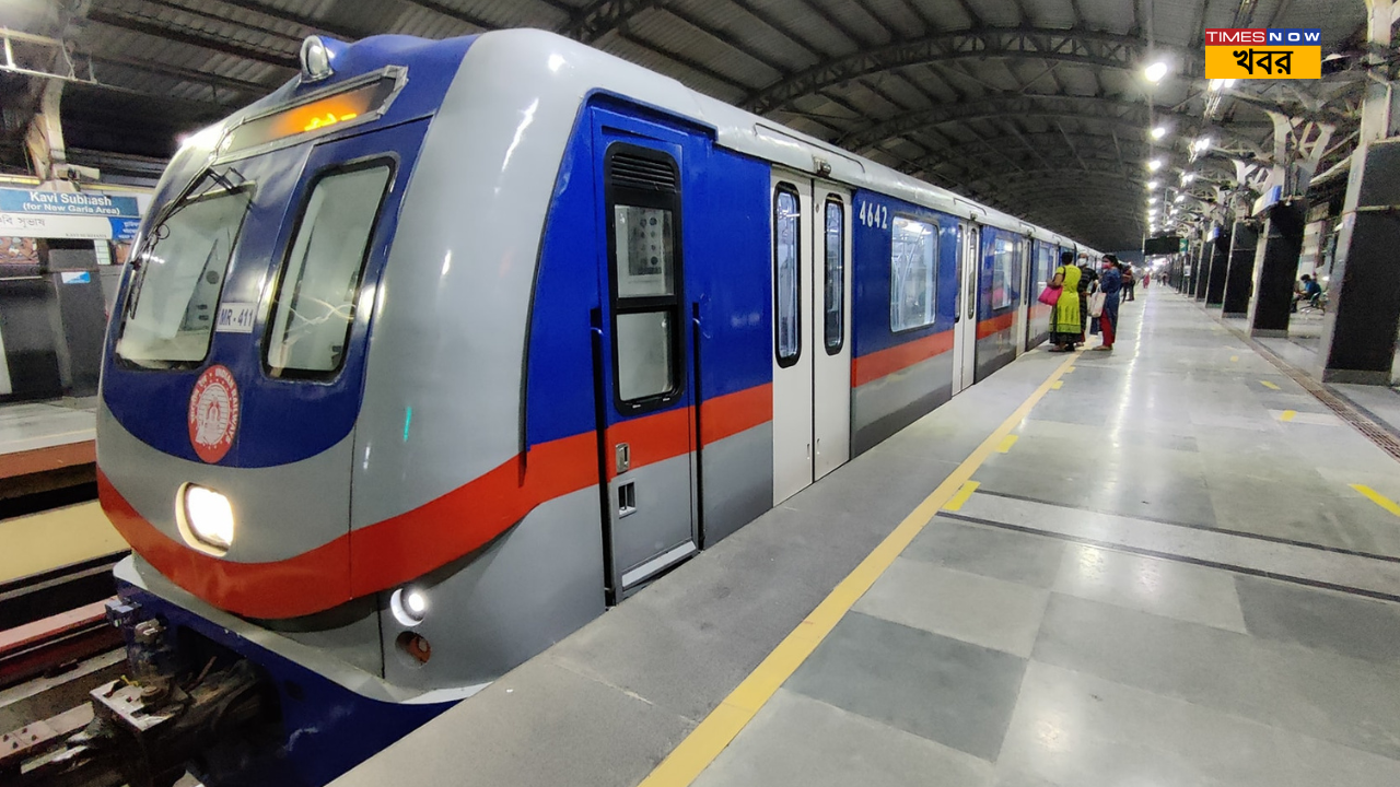 Kolkata Metro again Suicide attempt at Satyajit Roy