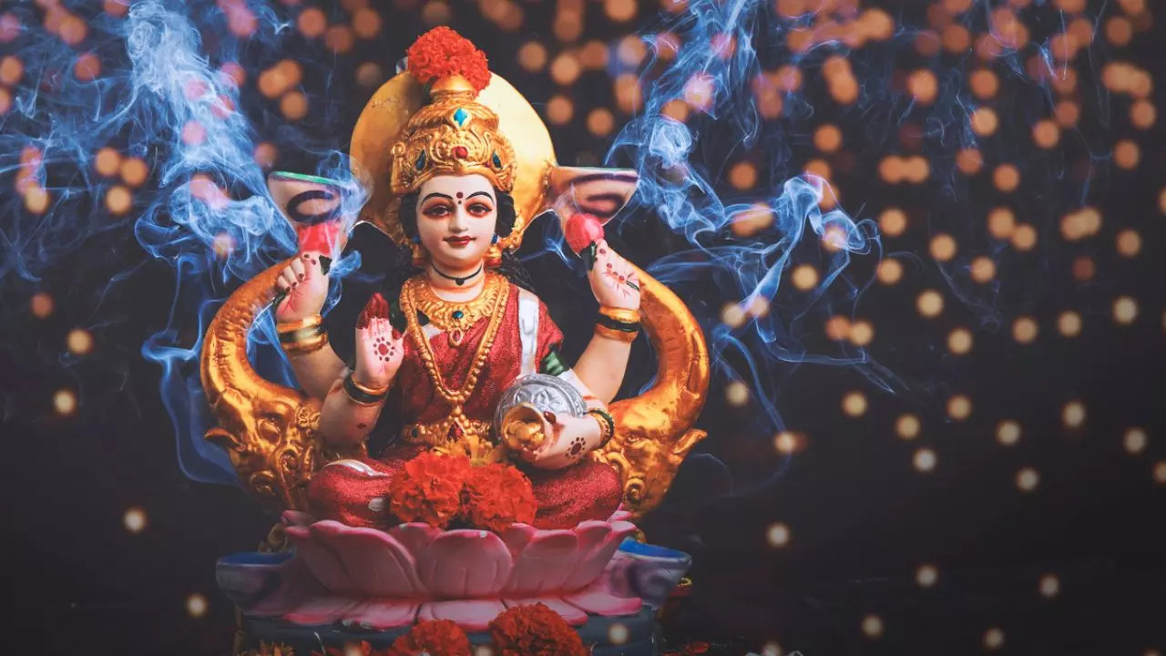 Varalakshmi Vratam 2024 Important Puja Items Needed, Puja Vidhi, Date