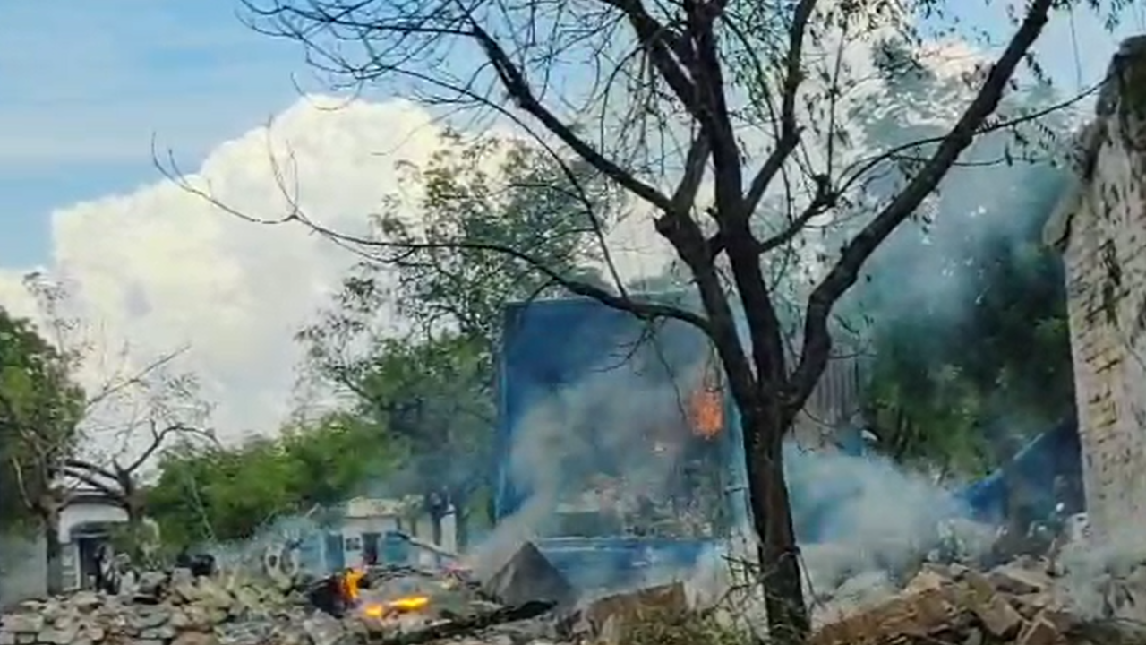 Blast at a firecracker factory in Tamil Nadu's Virudhunagar