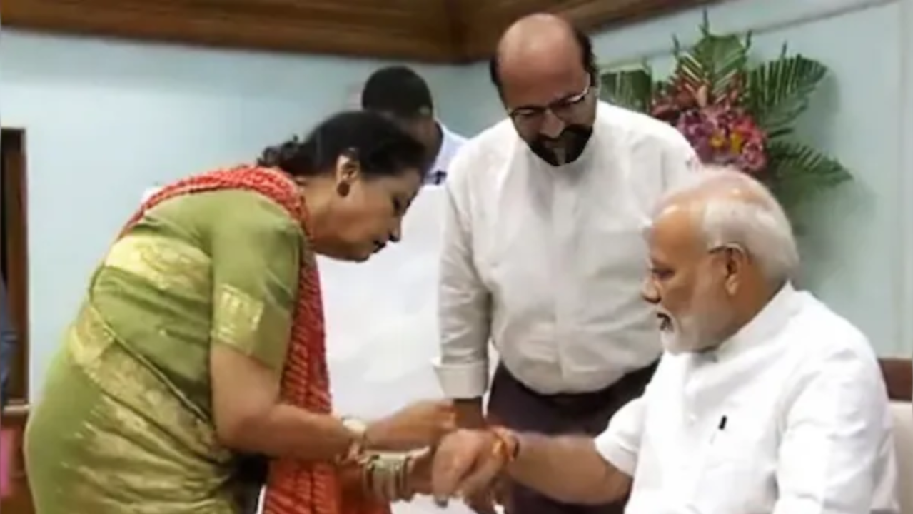 PM Modi's Pakistani Sister Qamar Sheikh Ties Him Rakhi Every Raksha Bandhan