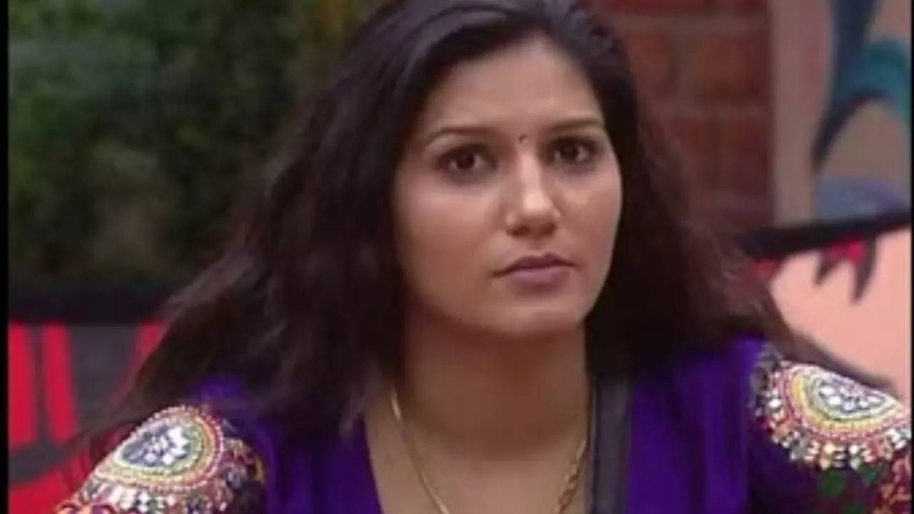 BB 11's Sapna Chaudhary In Legal Trouble, Court Issues Non-Bailable Warrant Against Her In Cheating Case