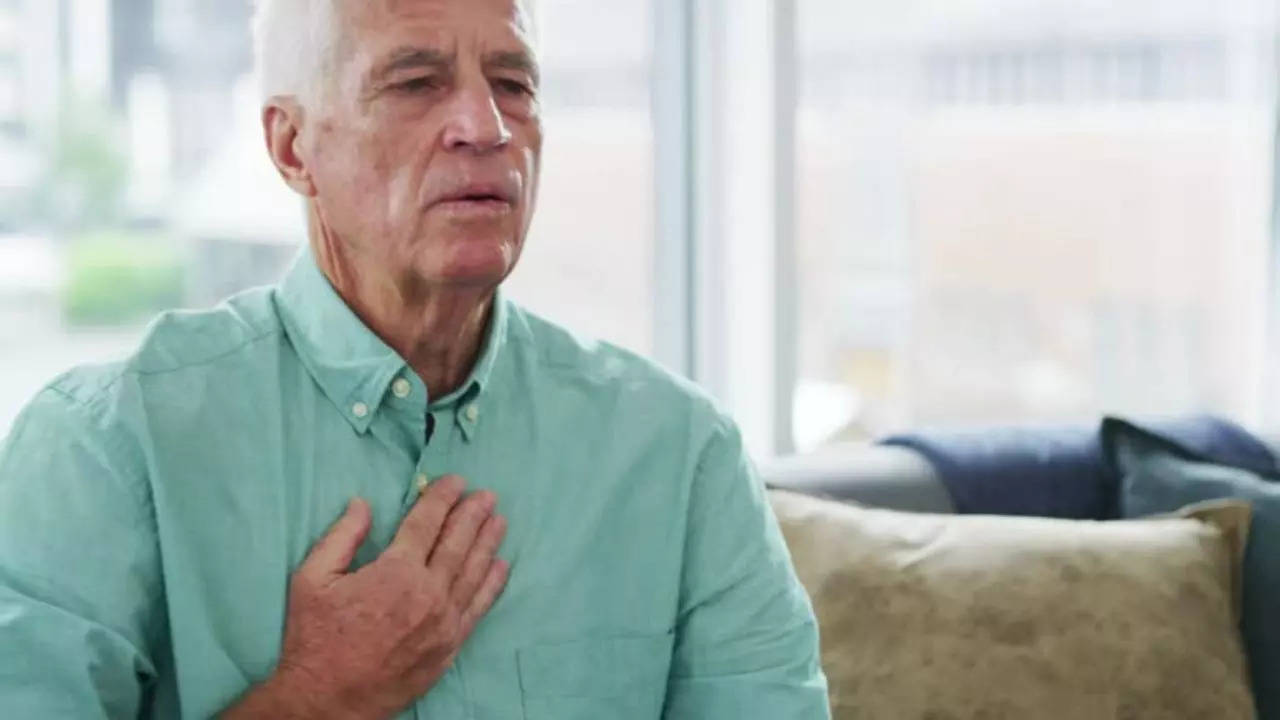 Leading Cardiologist Reveals The Type Of Chest Pain That Is A Sign Of Angina