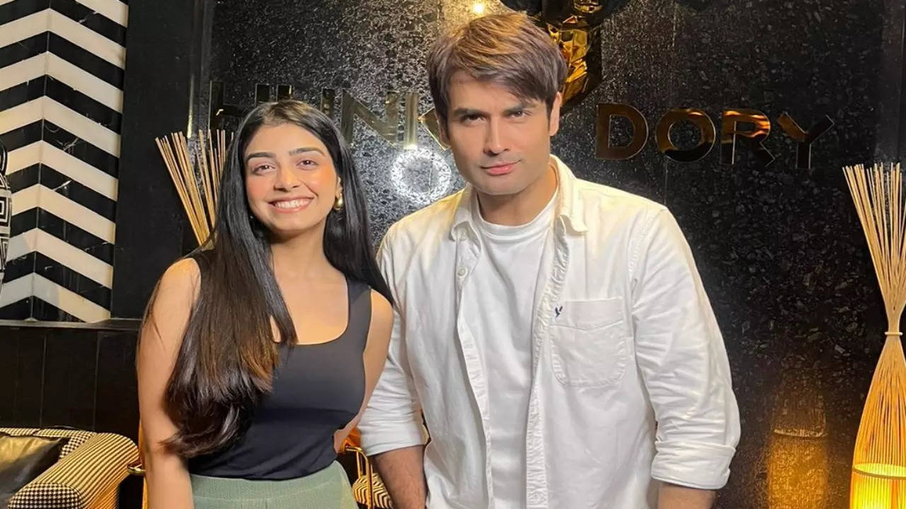 Vivian Dsena-Twinkle Arora SPOTTED Together, On-Screen Couple Give Major Bonding Signals