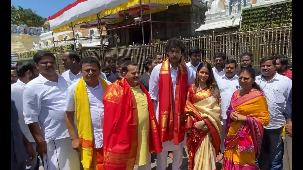 Varun Tej, Lavanya Tripathi at Tirumala Tirupati temple