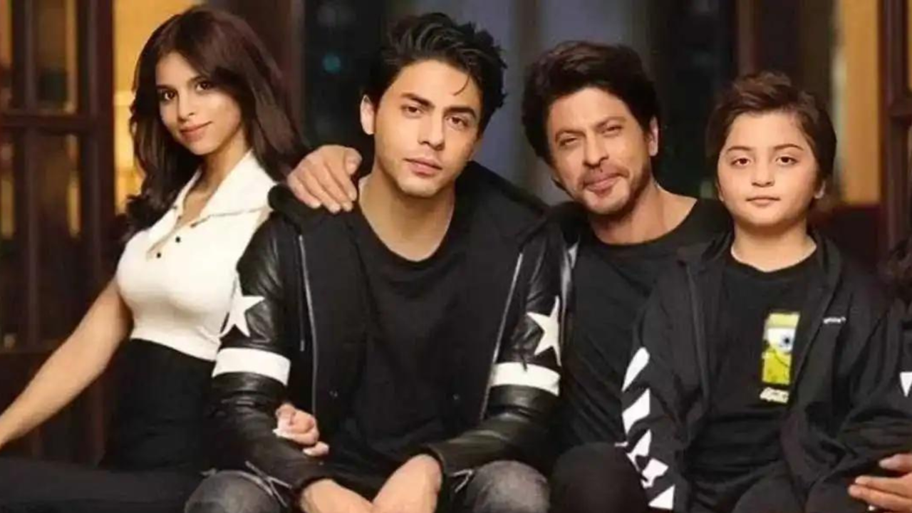 Shah Rukh Khan Reveals Why He Doesn’t Give Advice To Kids Suhana and Aryan; 'Their Journey Will Be Different from Mine'