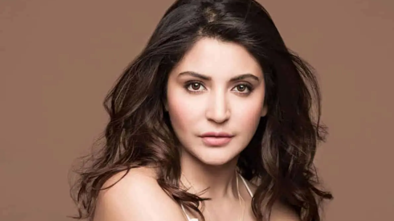 Anushka Sharma Extends Support To Rape Victims Via Social Media, Joins 'Is It Still Her Fault' Campaign