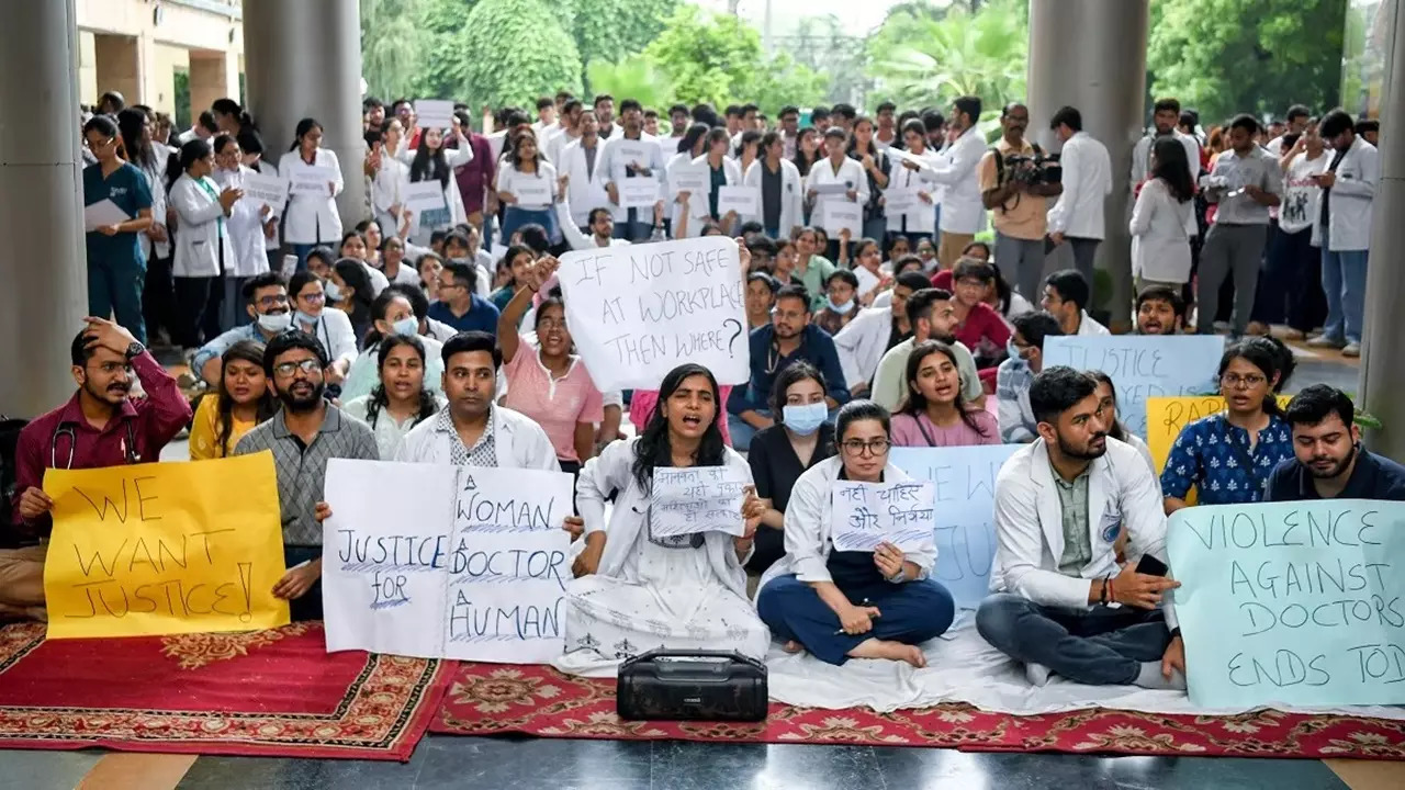 Kolkata Doctor Rape Murder Case mard residents doctors on strike (photo : ANI)