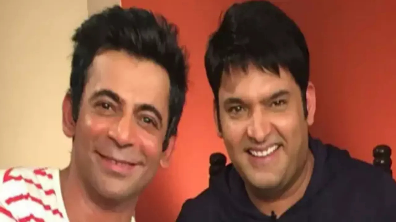 Kapil Sharma-Sunil Grover Visit Sri Sri Ravi Shankar's Ashram In Bengaluru