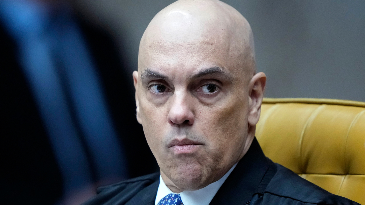 Who Is Alexandre de Moraes, Brazilian Judge At The Center Of X 'Censorship' Row?🔄 Experimente a