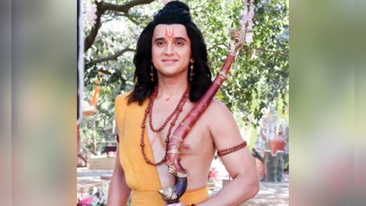 Shrimad Ramayan's Sujay Reu Gets Rakhis As Lord Ram - Exclusive