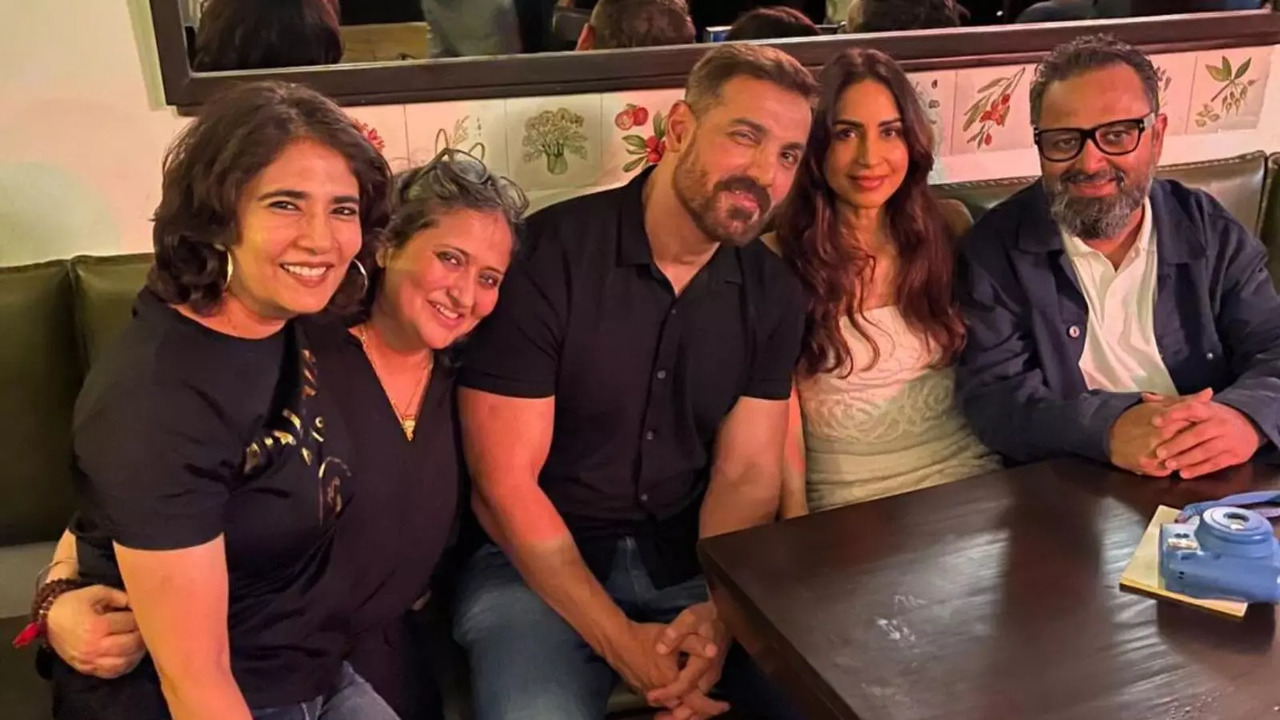 Vedaa Success Party: John Abraham Is All Smiles As He Poses Cosily With Wife Priya Runchal In New Pics