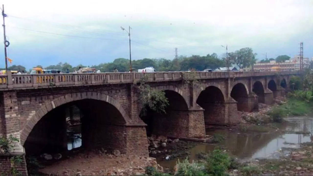 Musallam Jung Pul In Hyderabad, The Famous Sunday Hangout Spot