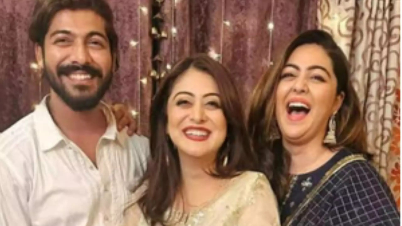 Sheezan Khan Talks About His Bond With Sisters Falaq Naaz, Shafaq Naaz