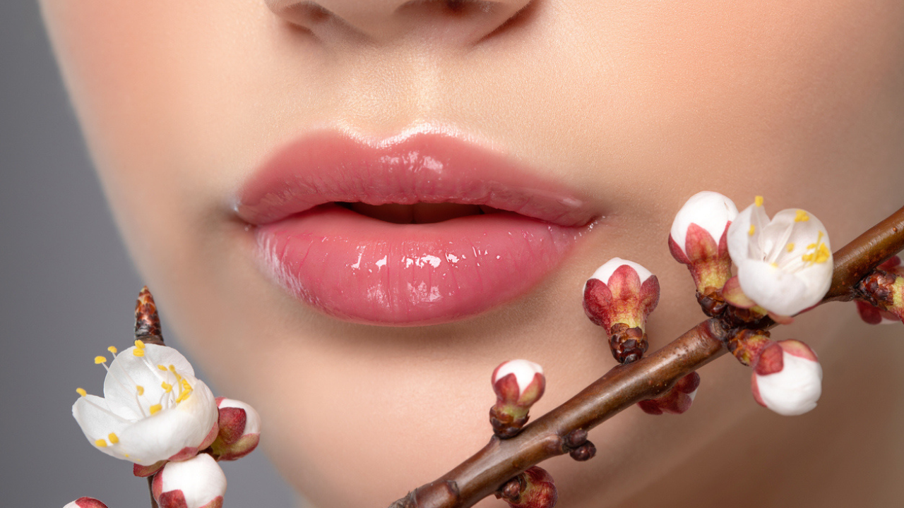 Tips and tricks to get pink lips at home