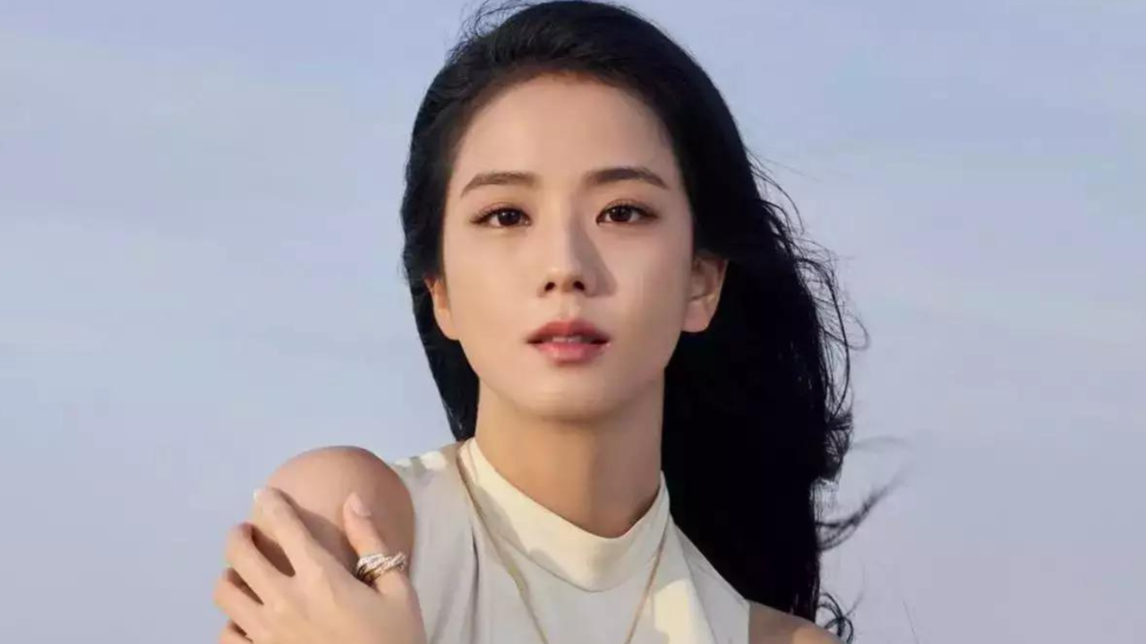 ​Jisoo sets record as Fastest K-Pop Female Soloist to hit 600 million Spotify streams​.