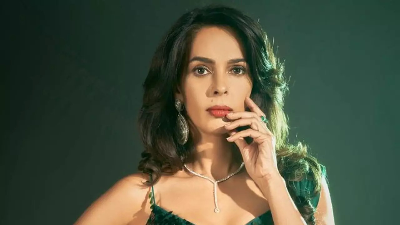 Mallika Sherawat's 'Indian Society Is Regressive For Women' Remark Goes Viral Amid Kolkata Horror. Actress REACTS