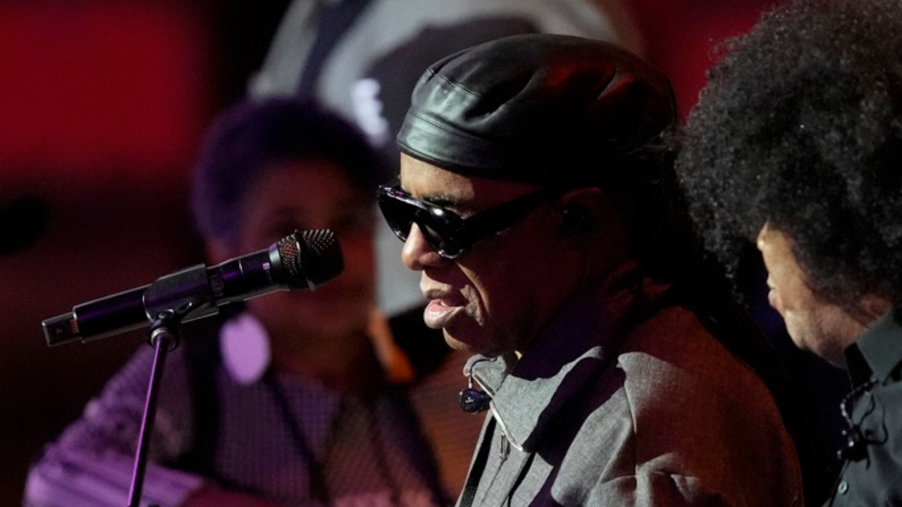 Stevie Wonder Doing Mic Check At DNC