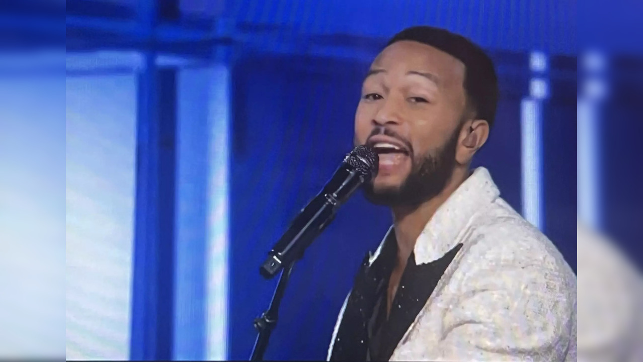 John Legend and Sheila E. are accompanied by an “amazing” guitarist at the DNC: “Who is she?”