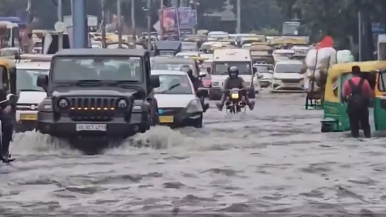 Waterlogging In Delhi