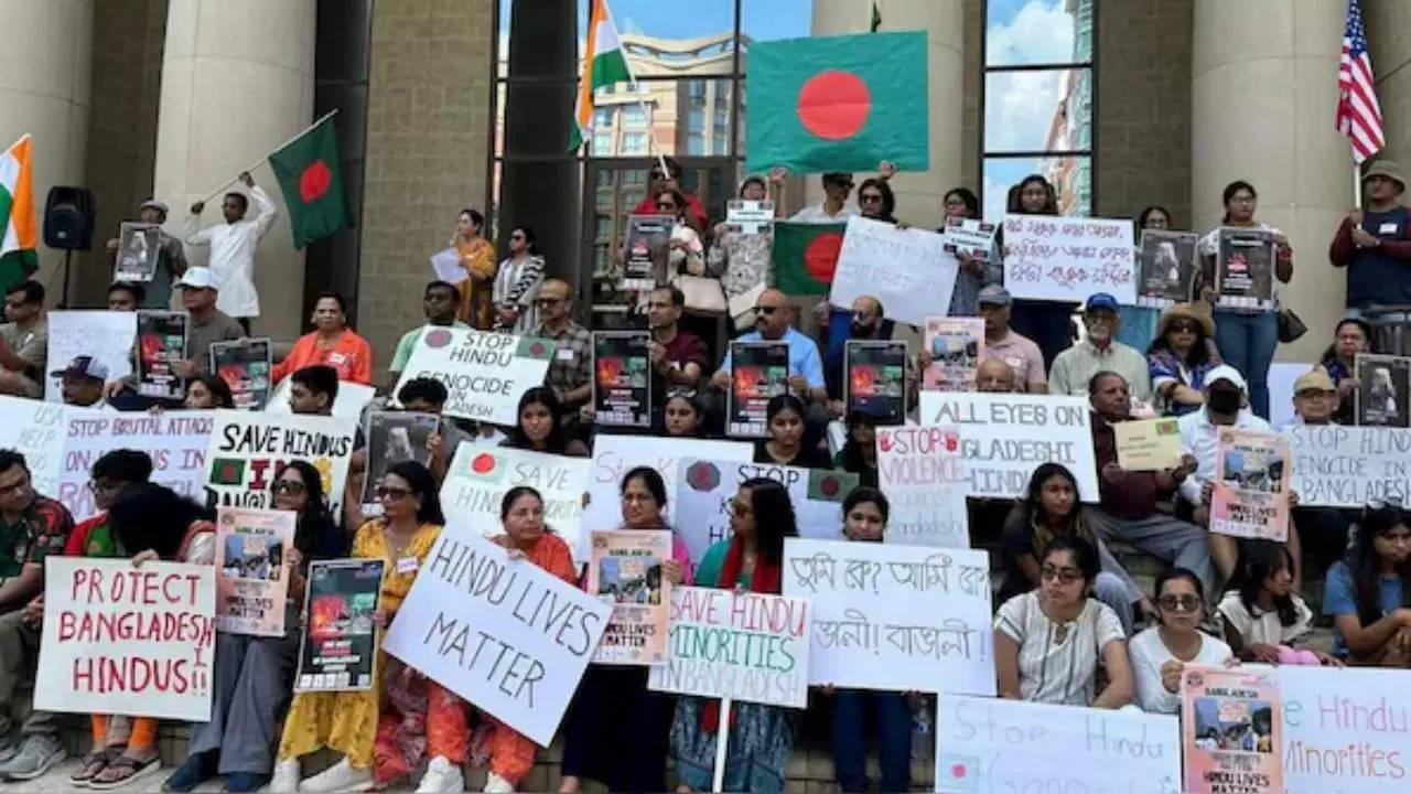 Bangladeshi Hindus protest over violent attacks on their community