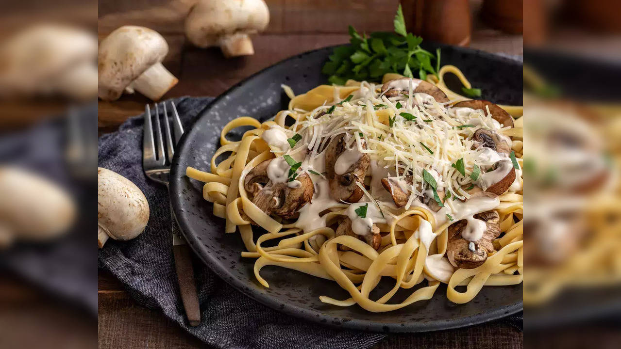 Vegetarian Carbonara A Cheesy Pasta Dinner For A Weeknight Comfort Meal