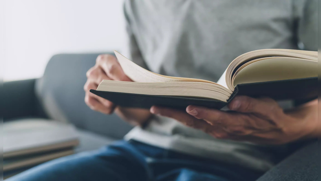 Thief Caught After He Sits Down Mid-Robbery To Read Greek Mythology Book In Rome