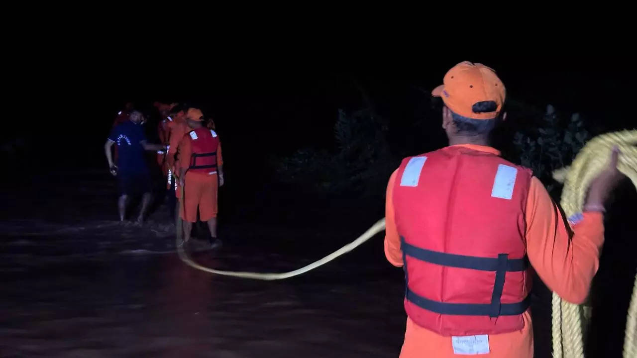 NDRF team conducted search operation to rescue 19 people who got washed away in Morbi