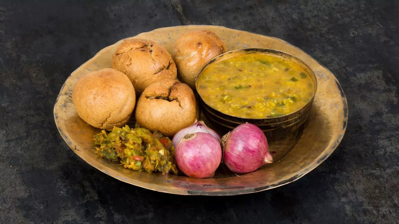 Ragi Dal Baati