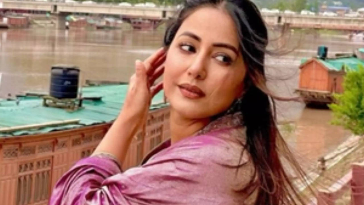 Hina Khan Wishes To Visit Kashmir Amid Her Breast Cancer Treatment