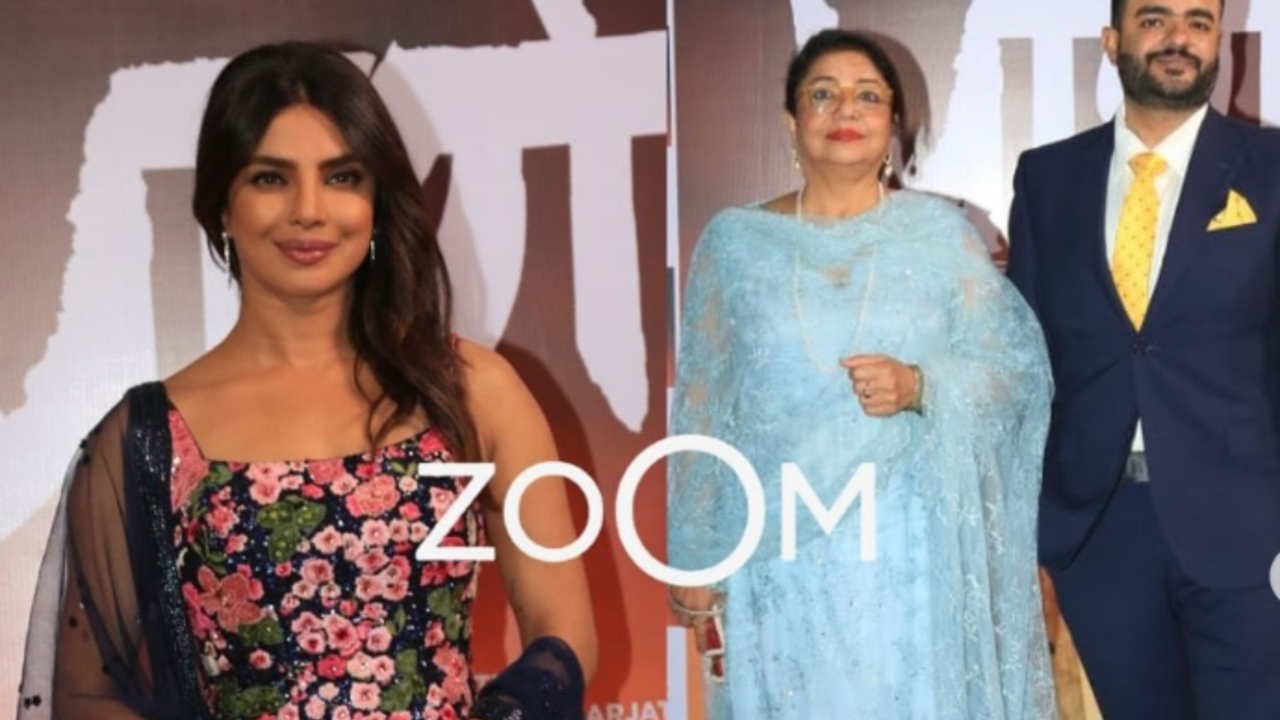 Priyanka Chopra's Dons Desi Girl Look For Paani Promotions, Poses With Paps | Watch Video