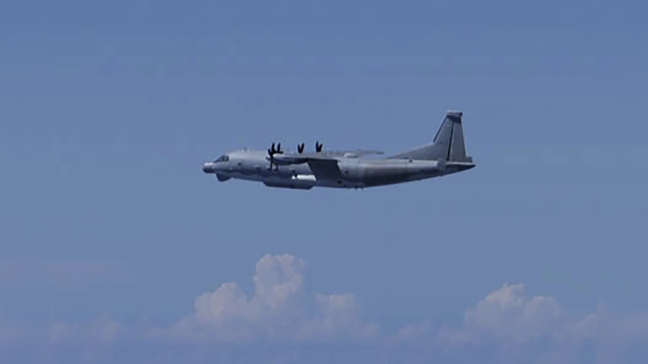 Japan protests after a Chinese reconnaissance plane violated its airspace