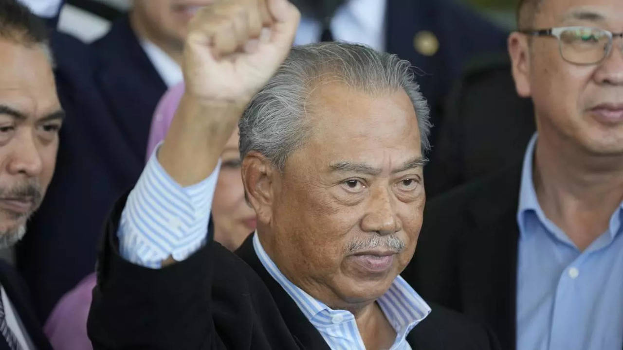 ex-malaysian pm muhyiddin faces sedition charges over alleged 'mockery' of former king