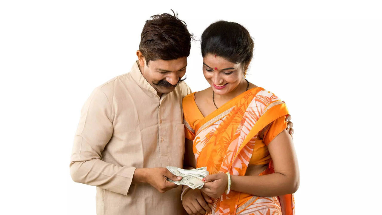 vastu tips if you want to accumulate money at home keep these things at home