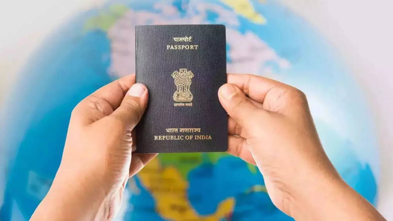 Passport: பாஸ்போர்ட் ஆபீஸ் போற வேலை இருக்கா..! ஆகஸ்ட் 30-ம் தேதி சேவைகள்  நிறுத்தி வைப்பு... முழு விவரம் உள்ளே | Times Now Tamil