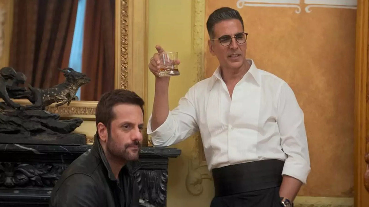 Khel Khel Mein Box Office Collection Day 13: Akshay Kumar and Fardeen Khan in a still.